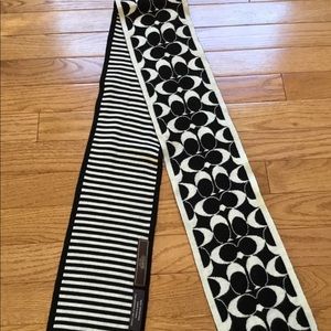 Coach signature C scarf